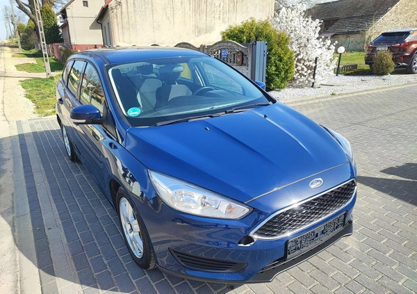 Ford Focus cena 25900 przebieg: 123000, rok produkcji 2015 z Tarnobrzeg małe 121